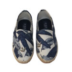 Ballerines homme blanc et motifs bleus