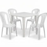 Ensemble table et 4 chaises plastique