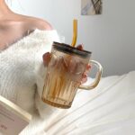 Tasse en verre avec couvercle et paille 450ml – Image 3