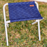 Tabouret pliable Metatub compact, léger et résistant en acier époxy